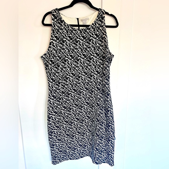 H&M black & white print sleeveless sheath dress. Size large - Picture 1 of 4
